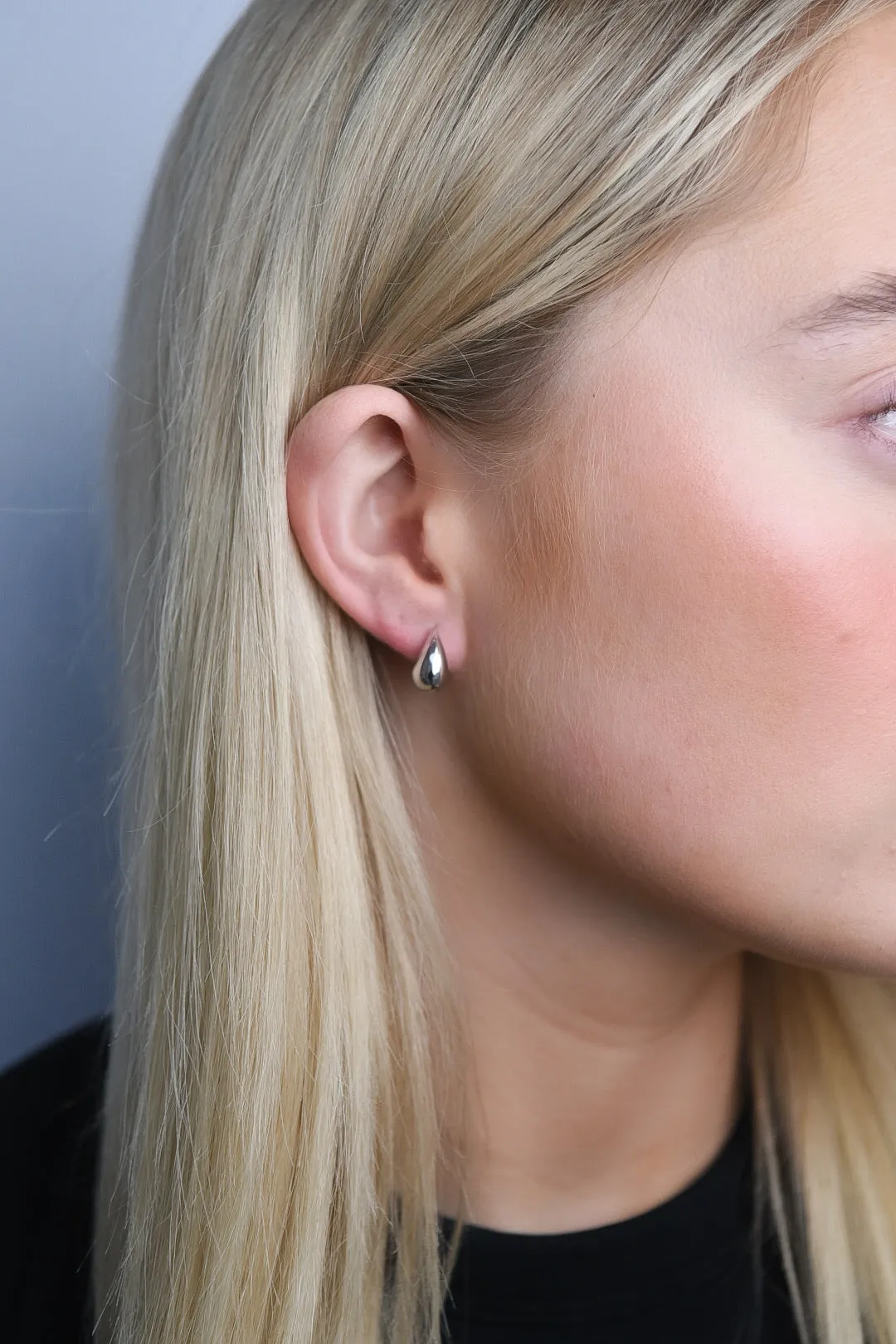 9ct White Gold Small Teardrop Earrings