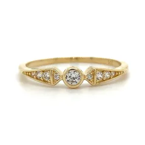 9ct Yellow Gold Art Deco Cz Ring