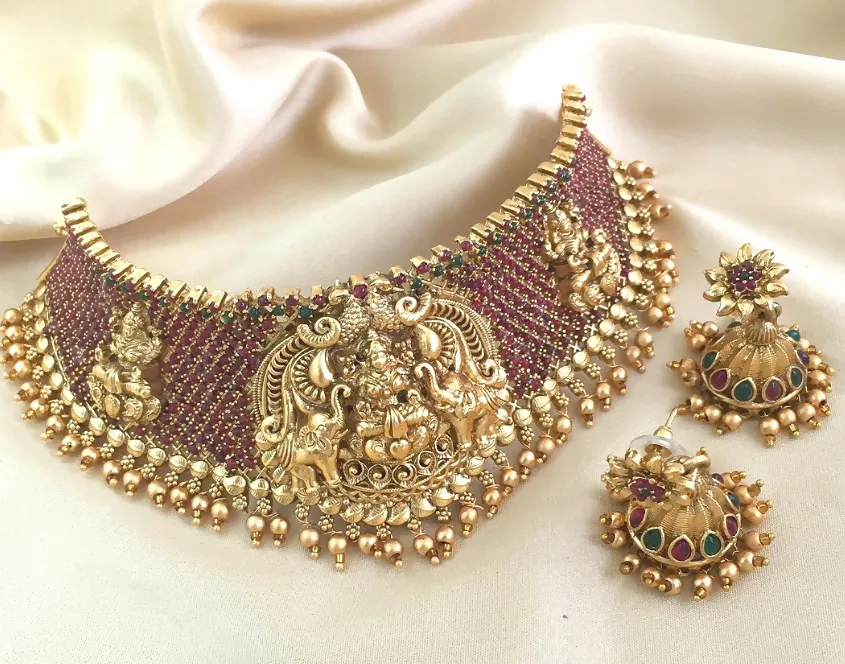 Antique Gold Plated Kemp Stone Choker Necklace Set For Women