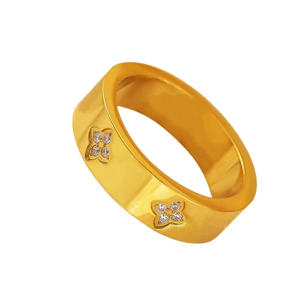 Avana Luxe 18k Gold Plated Clover Ring