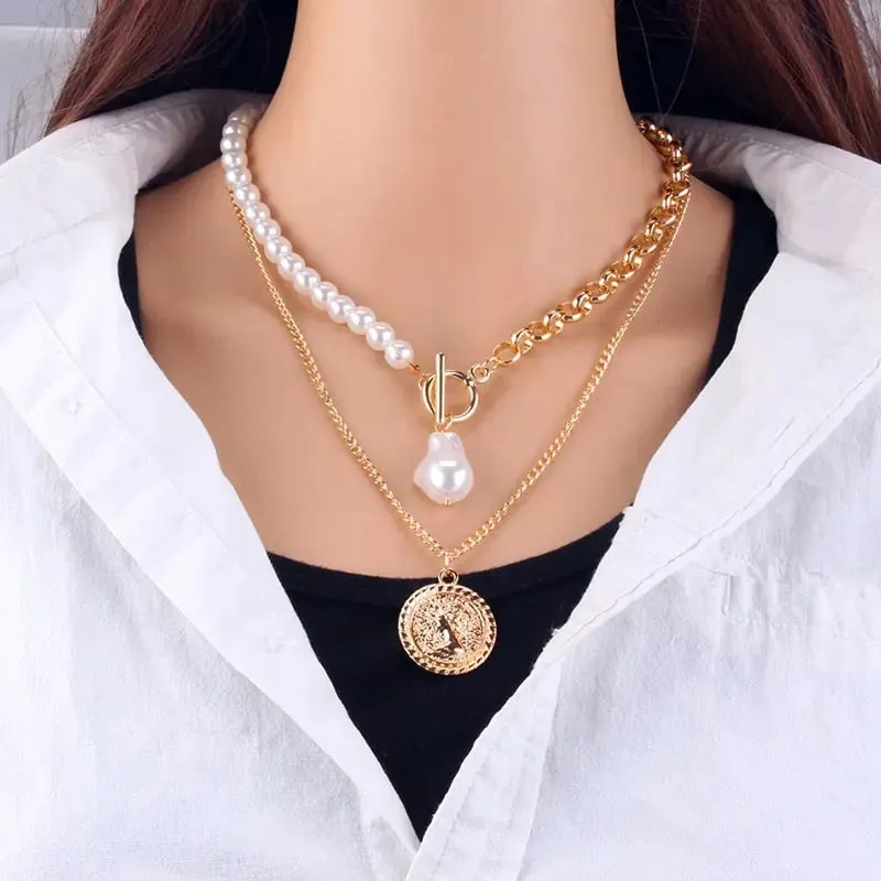 Barouqe Pearl Necklace