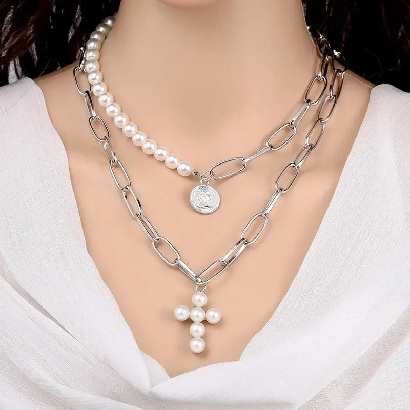 Barouqe Pearl Necklace