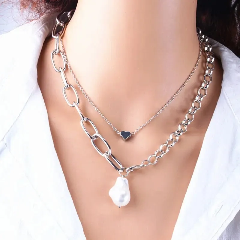 Barouqe Pearl Necklace