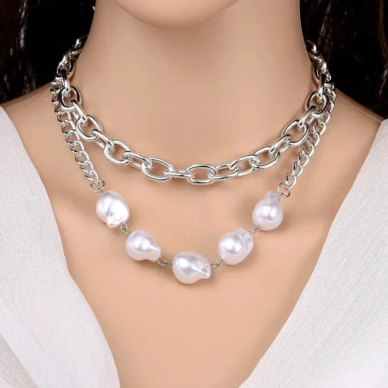 Barouqe Pearl Necklace