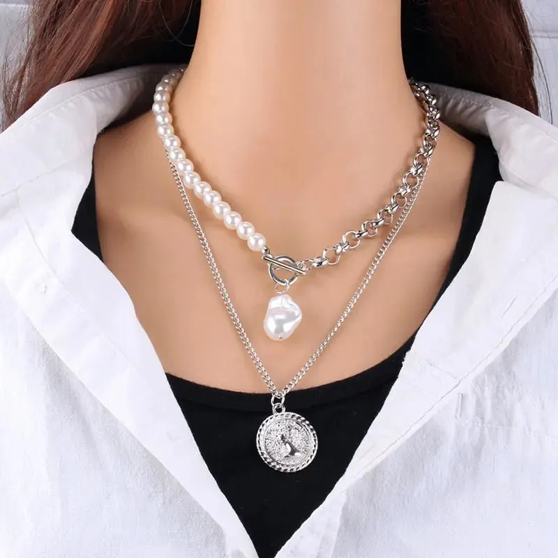 Barouqe Pearl Necklace