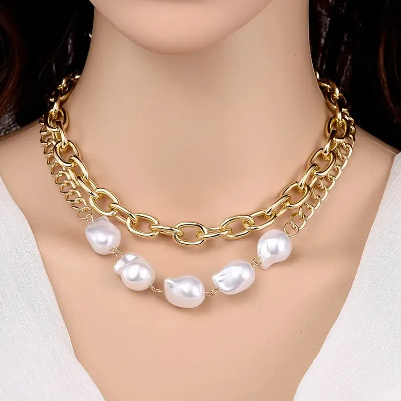 Barouqe Pearl Necklace
