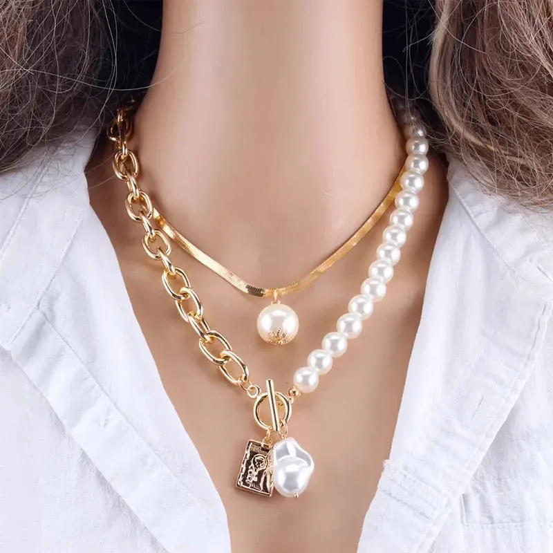 Barouqe Pearl Necklace