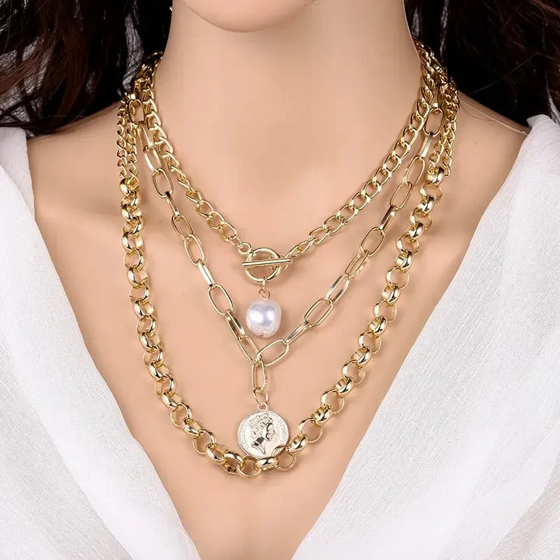 Barouqe Pearl Necklace