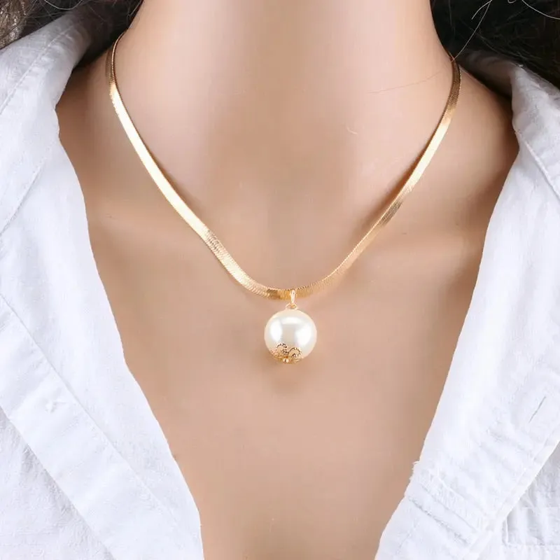 Barouqe Pearl Necklace