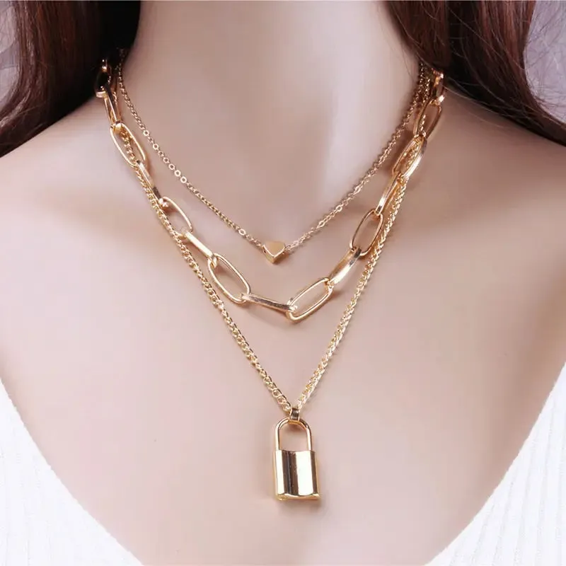 Barouqe Pearl Necklace