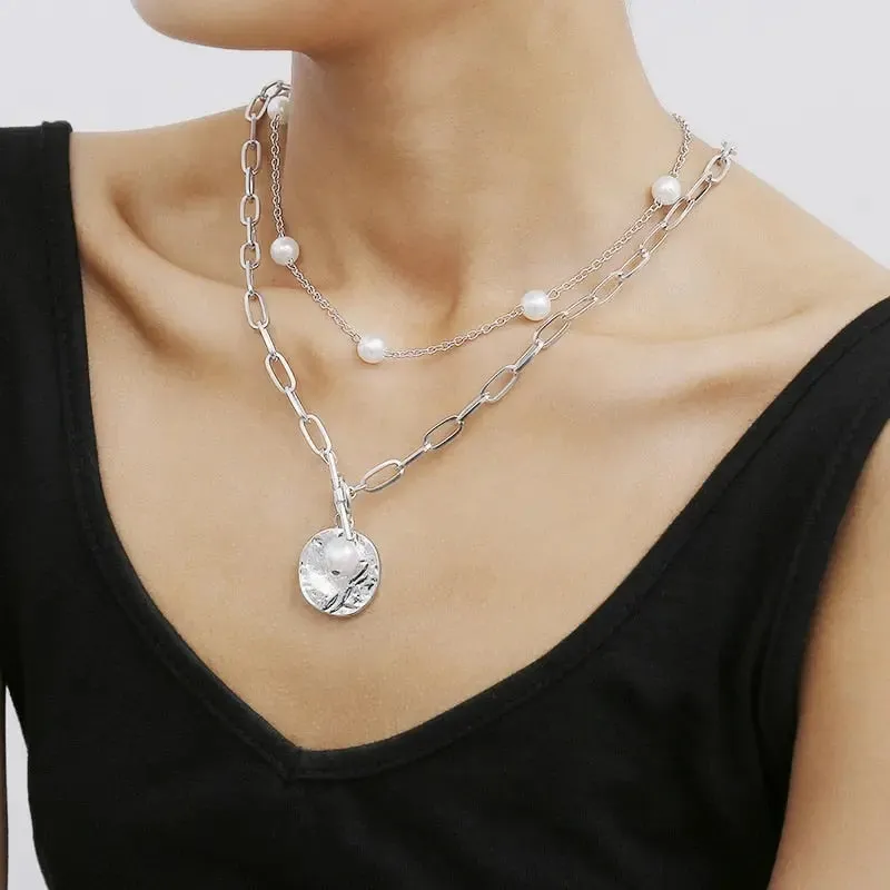 Barouqe Pearl Necklace