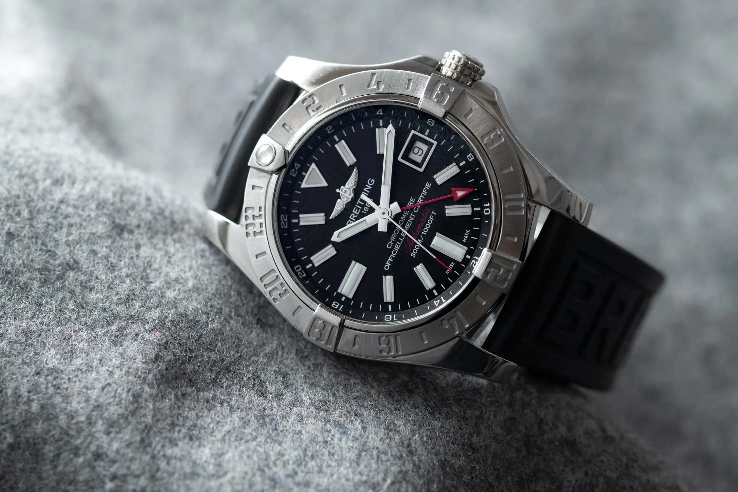 Breitling Avenger II 43 GMT