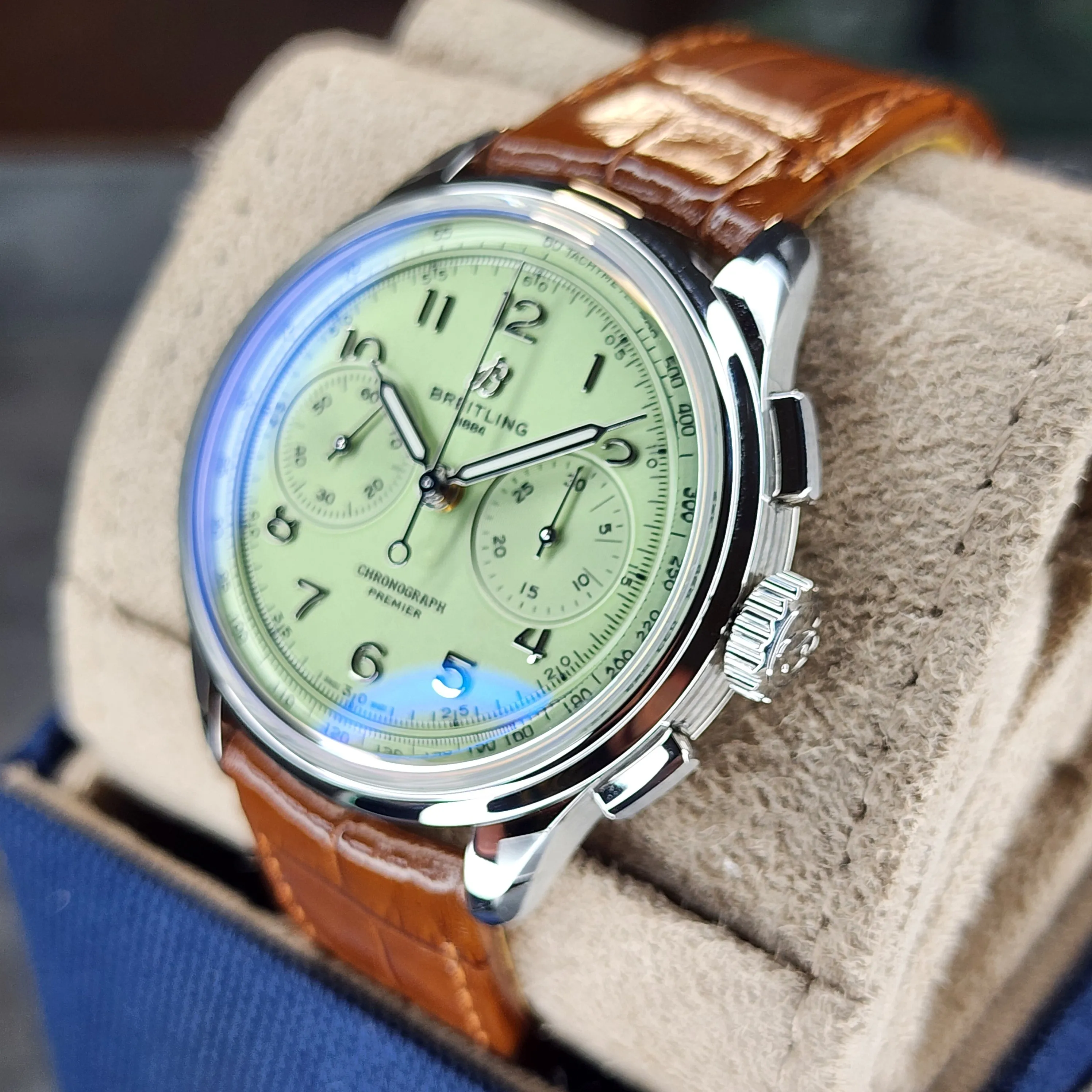Breitling Permier B09 Pistachio 40mm