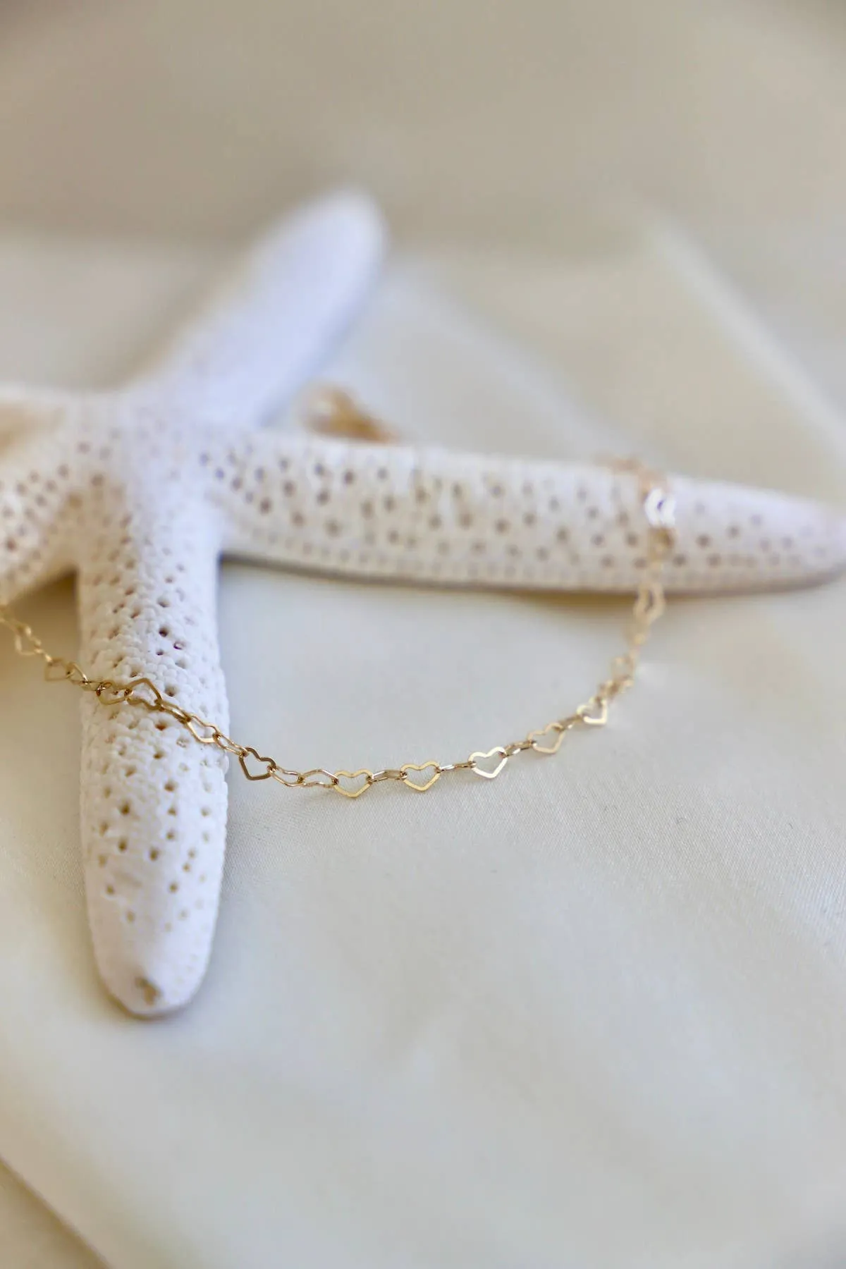 CN1562G Gold Necklace-Heart Chain