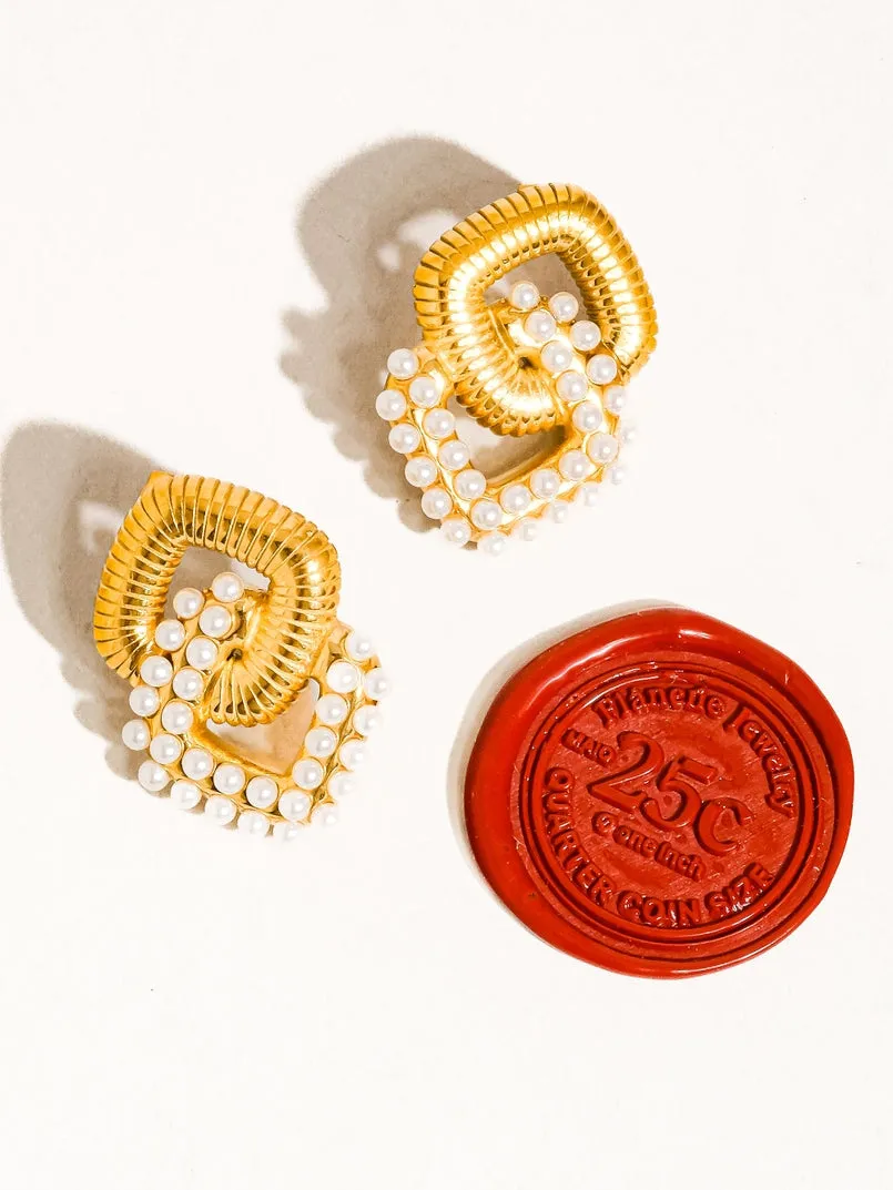 Cometa Pearl Drop Earrings