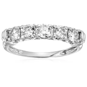 Diamond Prong Engagement Ring in 14K Gold