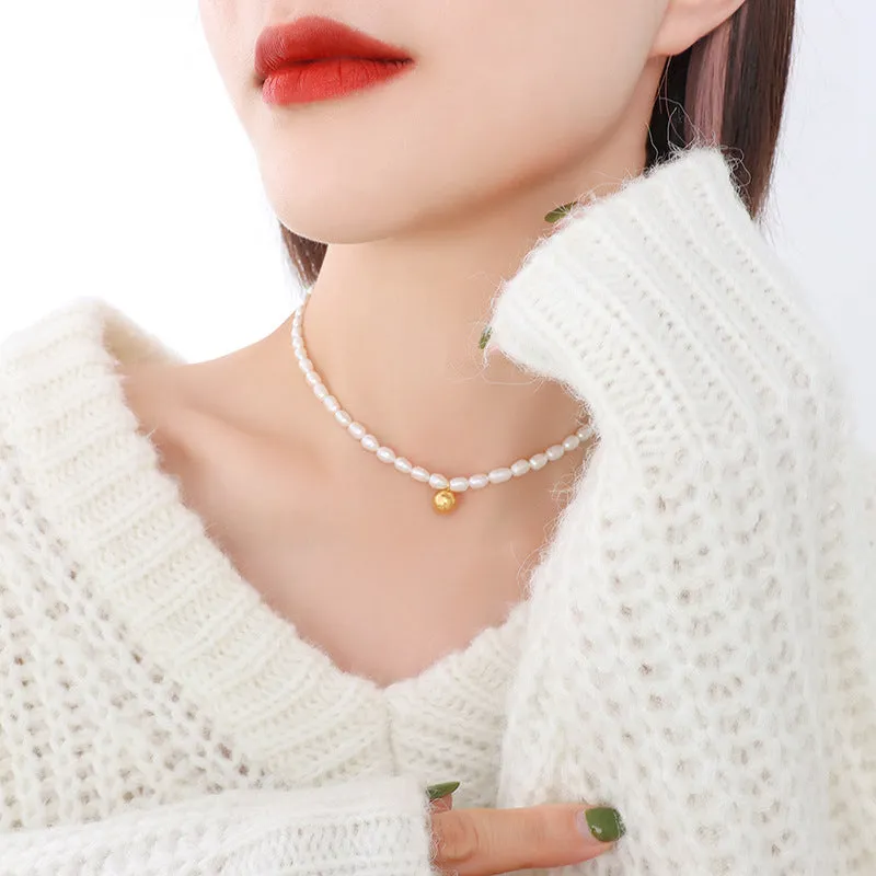 Elegant French Style Freshwater Pearl Pendant Necklace with 18K Gold Chain