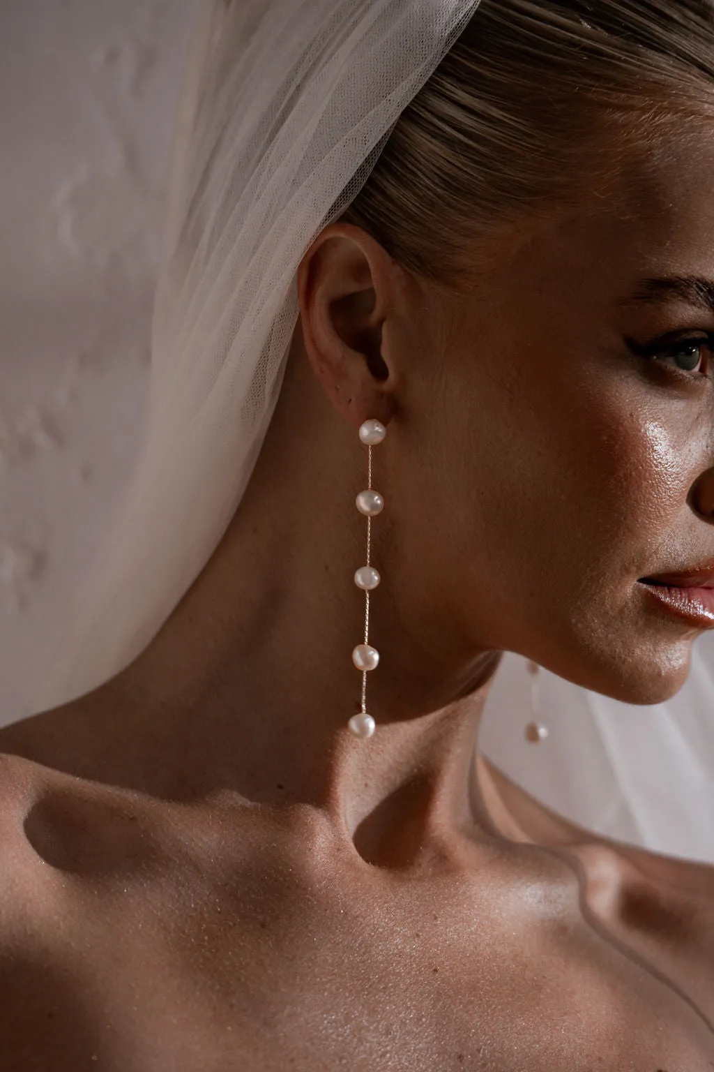 FYNN PEARL DROP EARRINGS