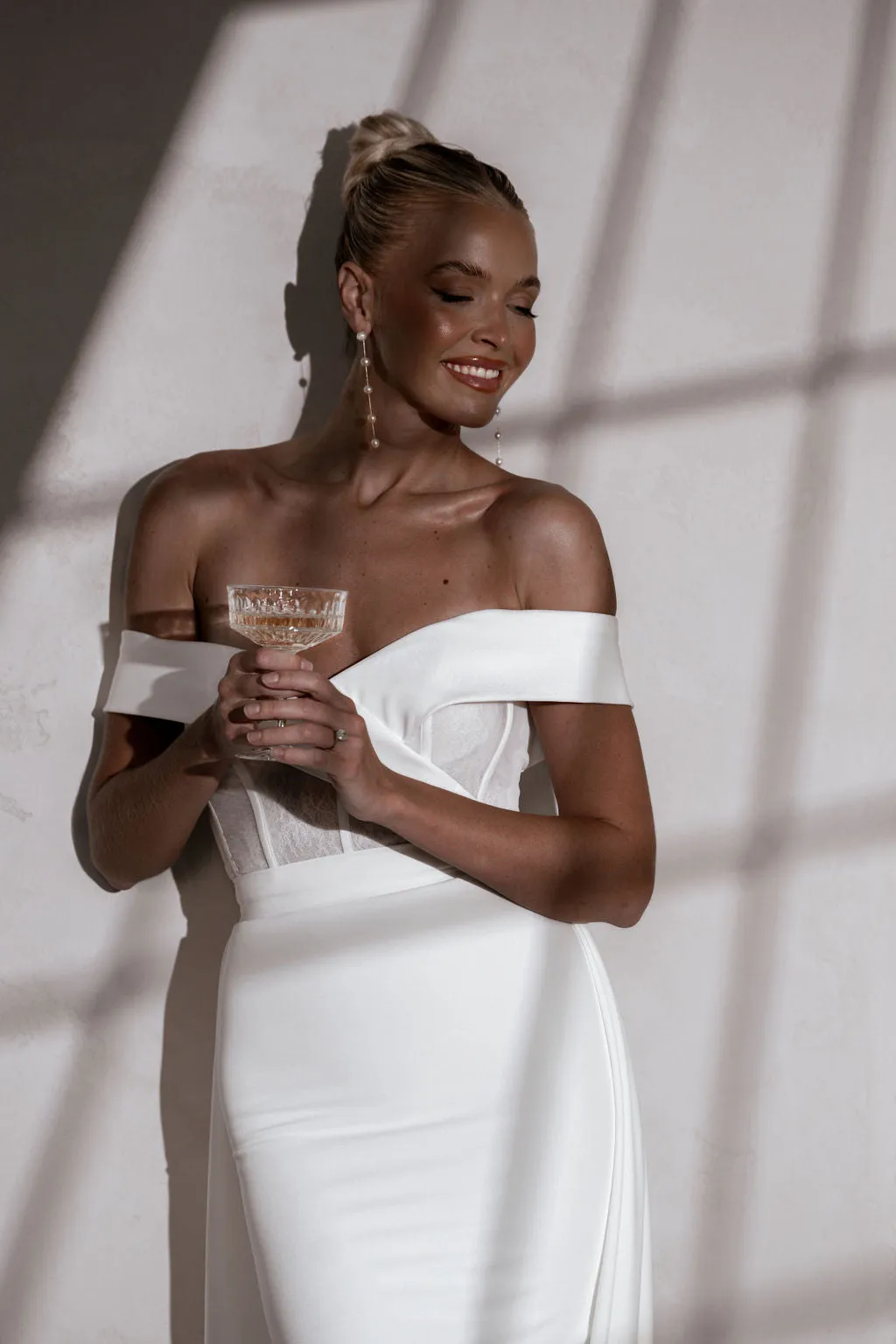 FYNN PEARL DROP EARRINGS