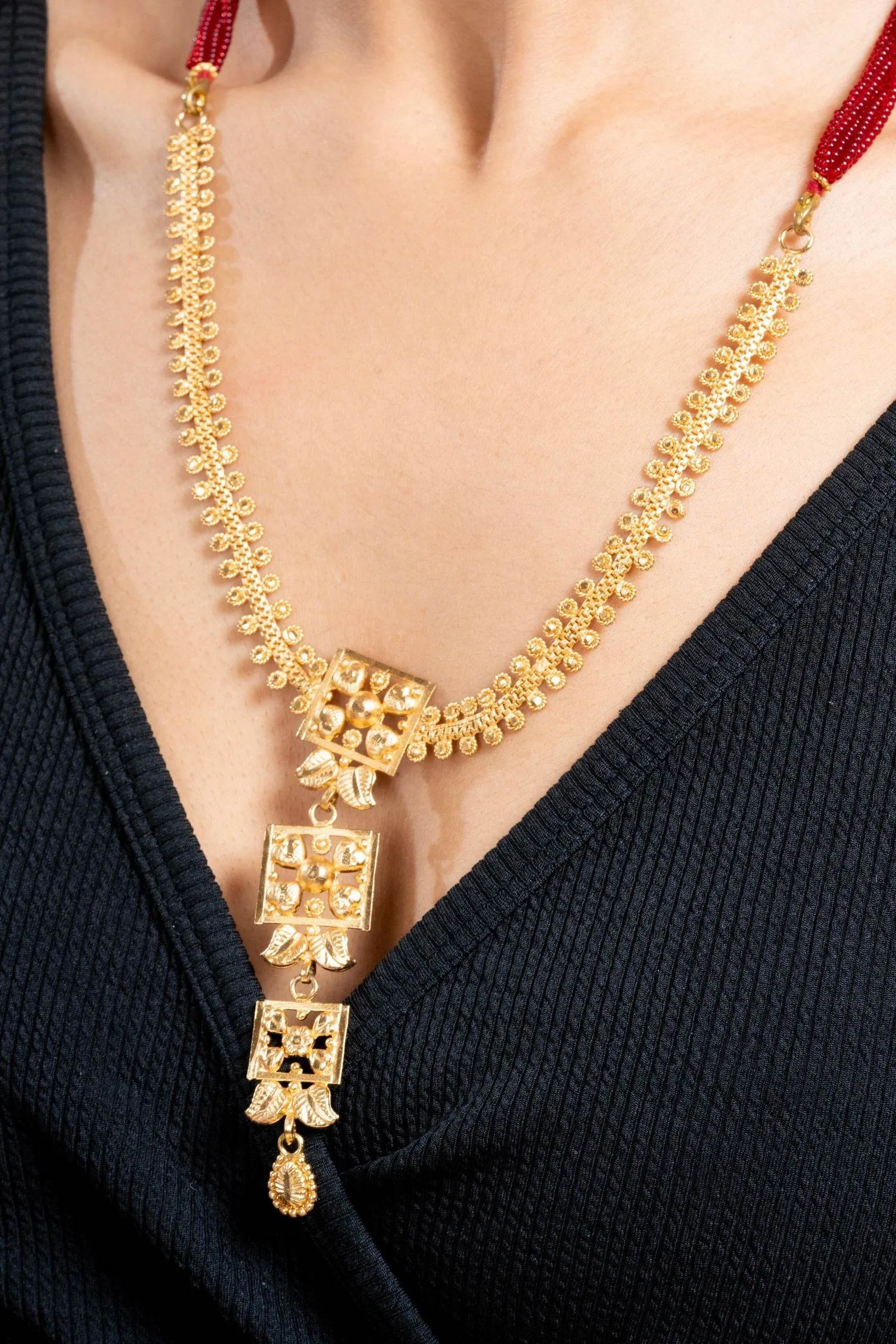 Gold Plated Floral Necklace with Matching Stud Earrings Jewelry Set, Exquisite Jewelry for All Occasions