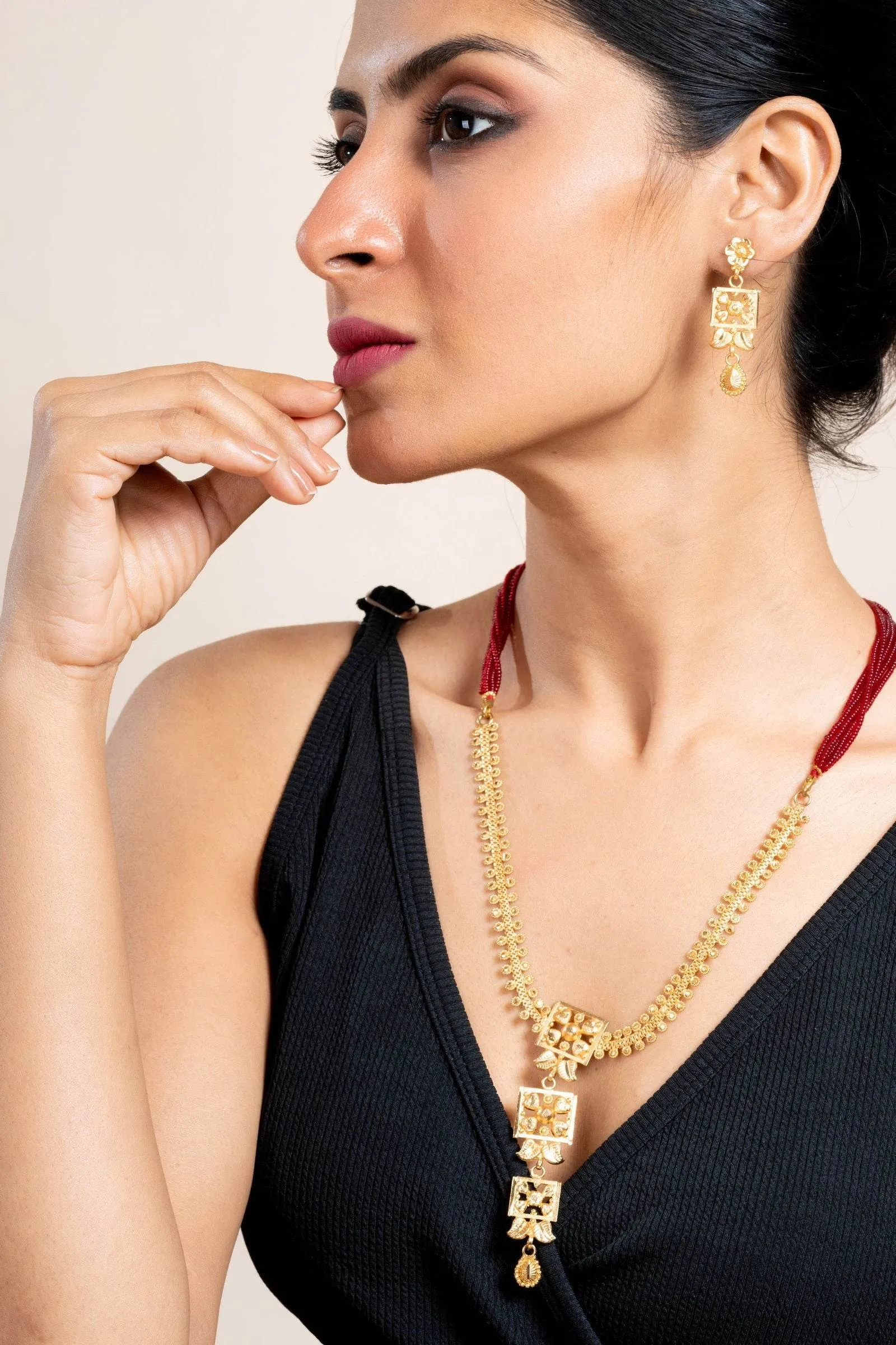 Gold Plated Floral Necklace with Matching Stud Earrings Jewelry Set, Exquisite Jewelry for All Occasions