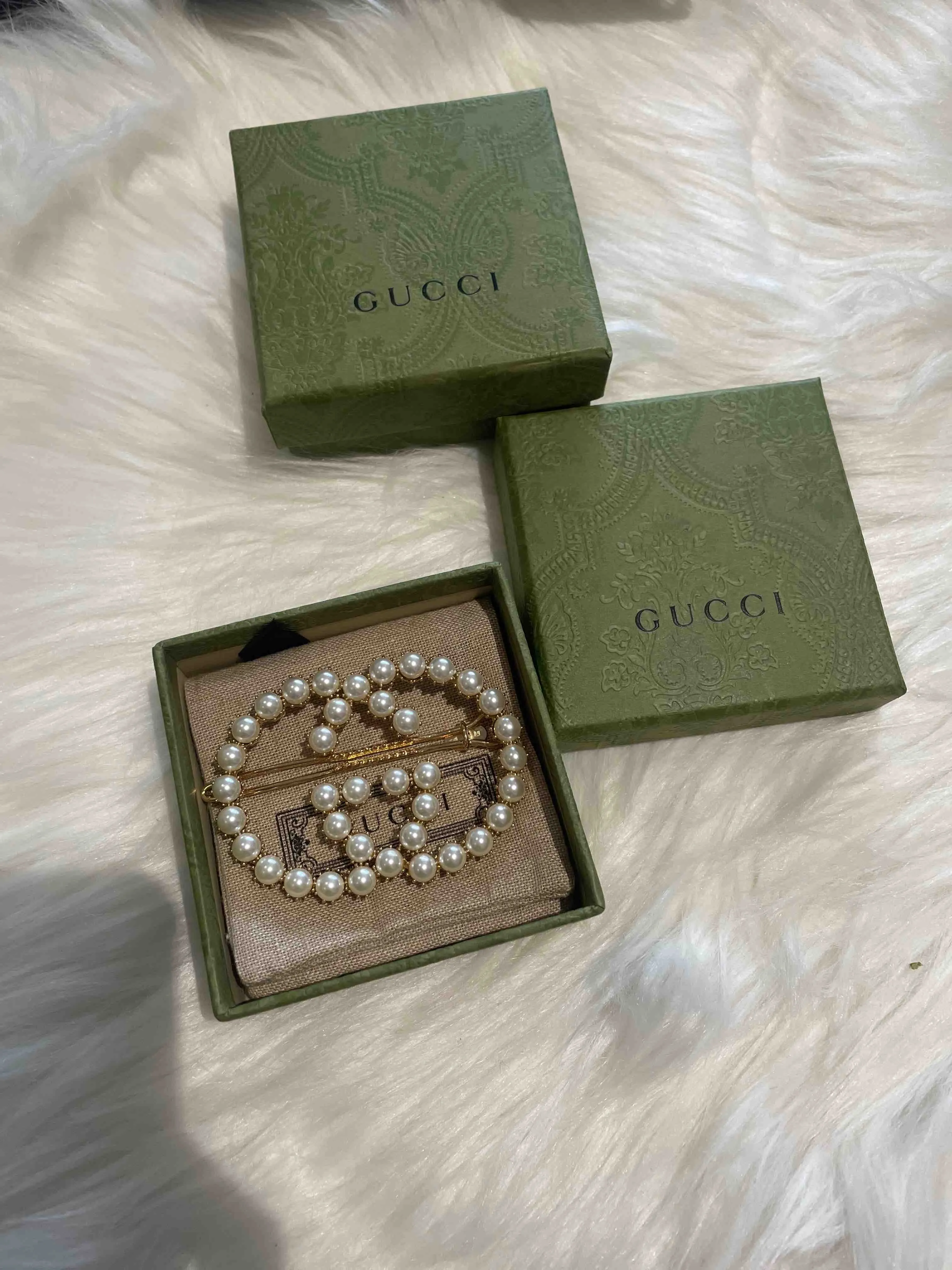 Gucci Pearl Hair Clip Gold Brooch