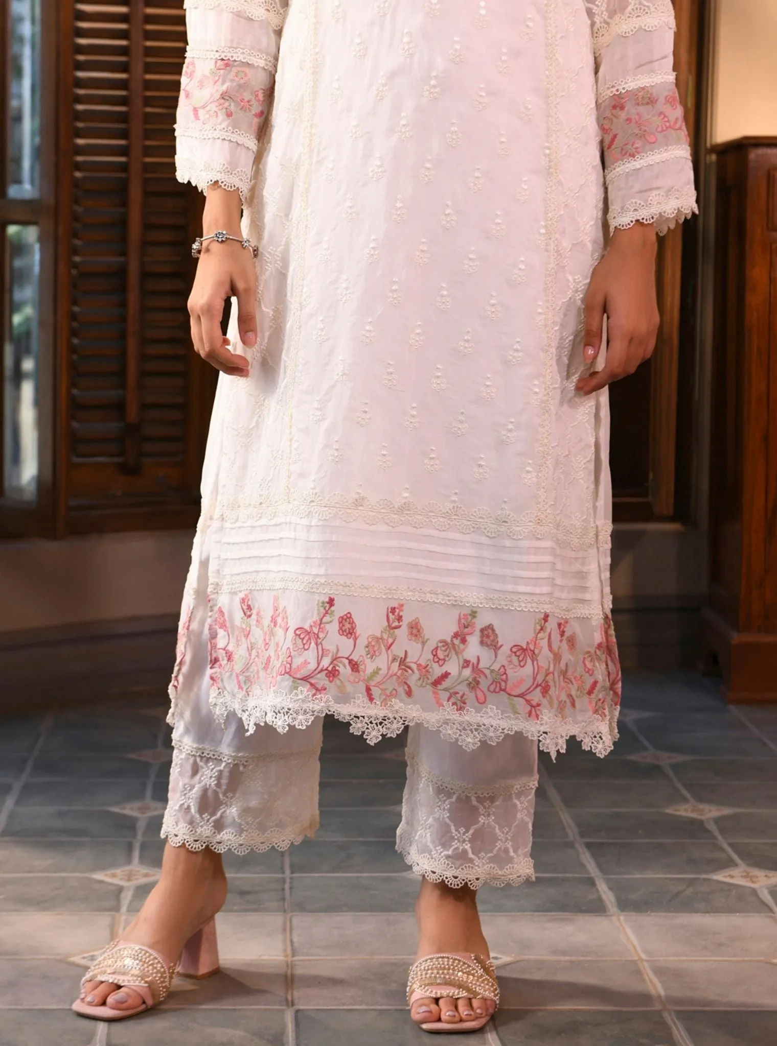 Mulmul Organza Cyra White Kurta With Mulmul Cotton Cyra White Pant