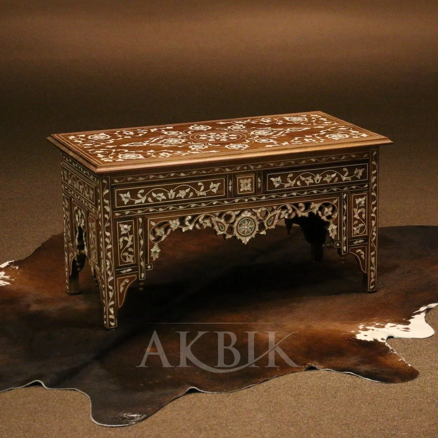 Nastalgia Mother of Pearl Coffee Table Set