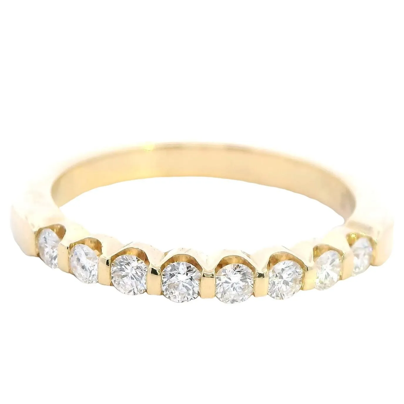 "Luxurious 18ct Gold Diamond Ring - Timeless Glamour!"