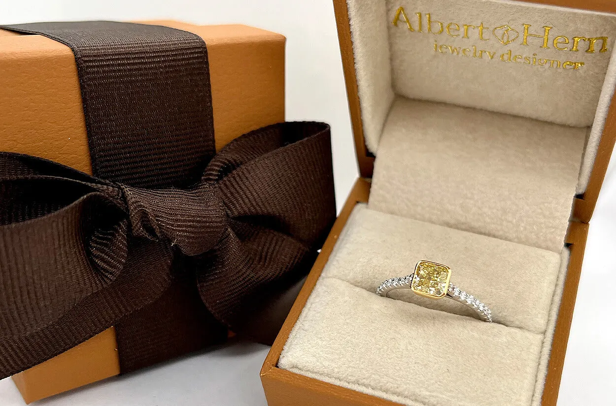 Ring 18kt Gold GIA Square Yellow Diamond & Pave