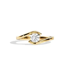Round-Cut Elegant Twisted Solitaire Moissanite Engagement Ring