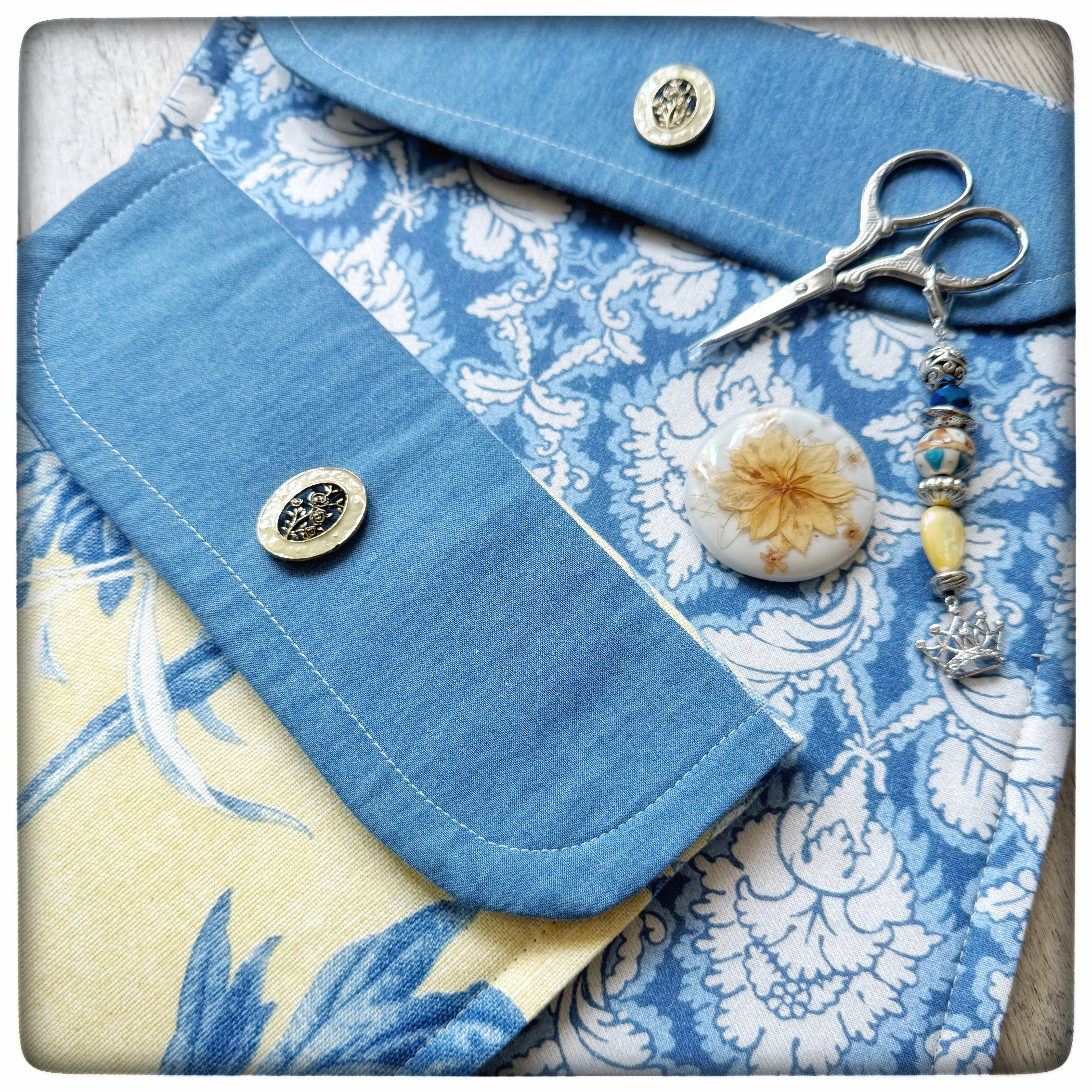 Sajou Bleu Damas Needlework Set(5 pieces)
