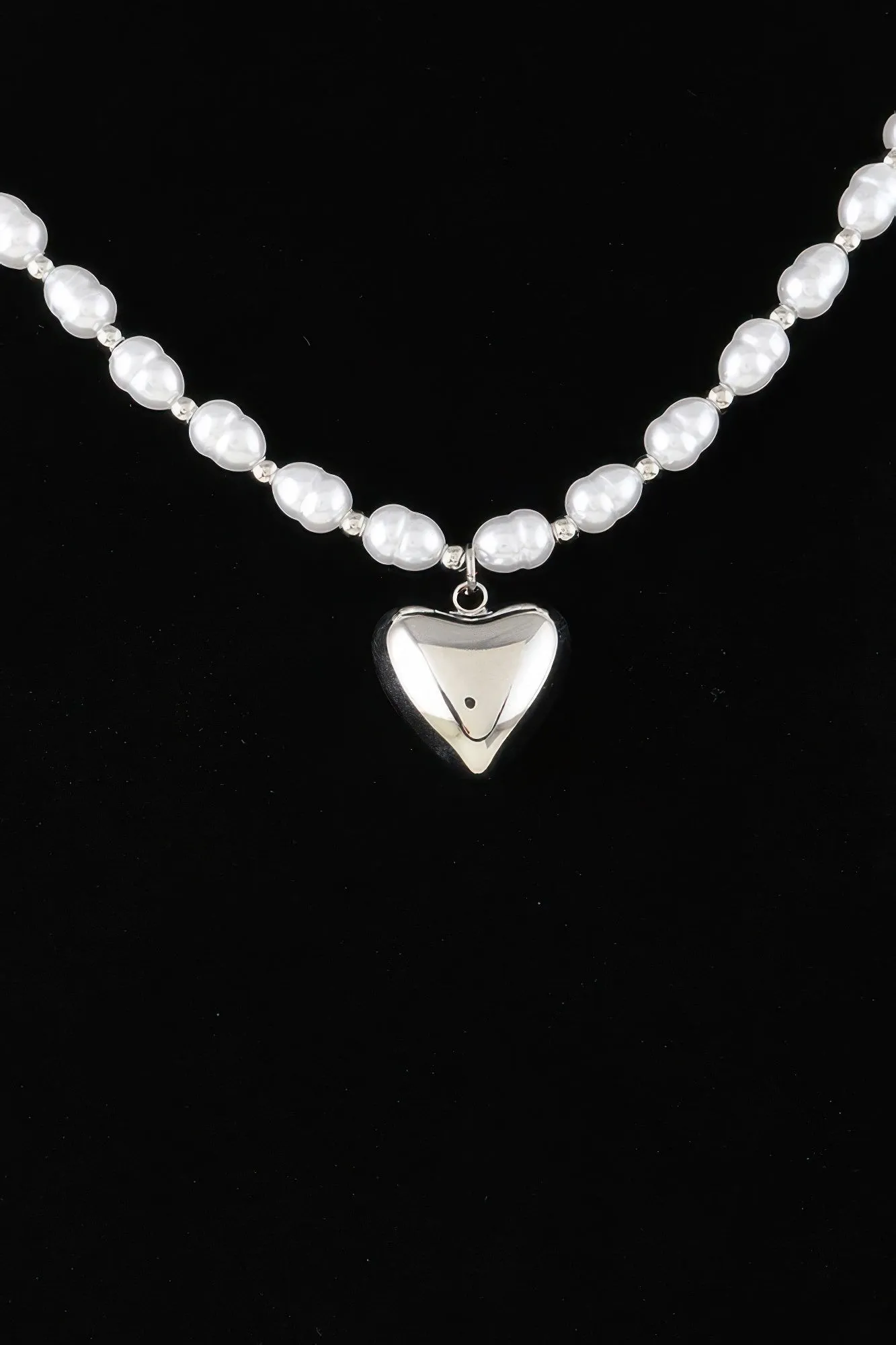 Shiny Heart Pearl Beaded Necklace